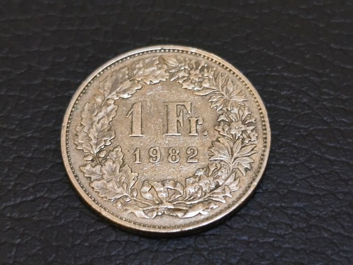 1982 One Franc Switzerland Coin Low Mintage Key Date Suisse