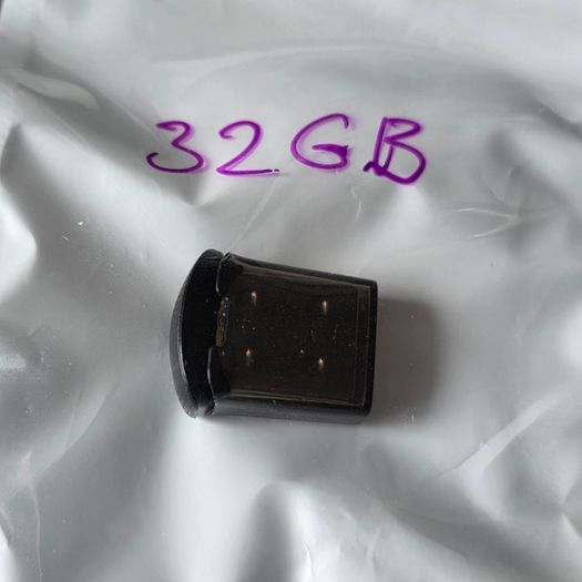 32 GB USB Flash Drive Mini