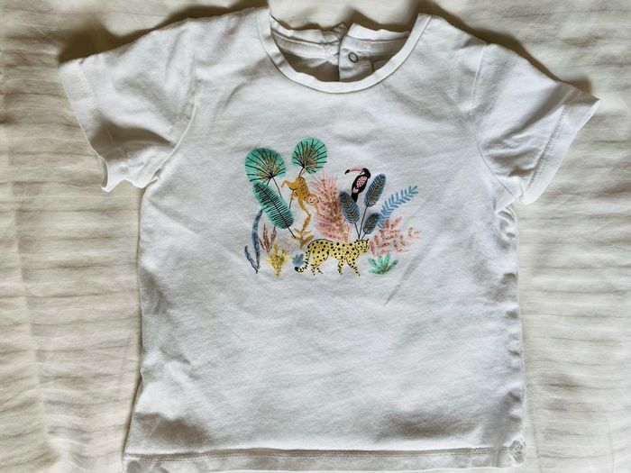 White T shirt with sparkly jungle print 12-18 months