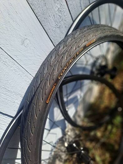 Disc Wheelset 700cc 9mmqr , 160mm disc rotors,  42x700 continental e contact