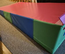 Gymnastics folding incline mat, cheese wedge mat