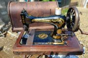 1895 Handcrank Singer Sewing Machine