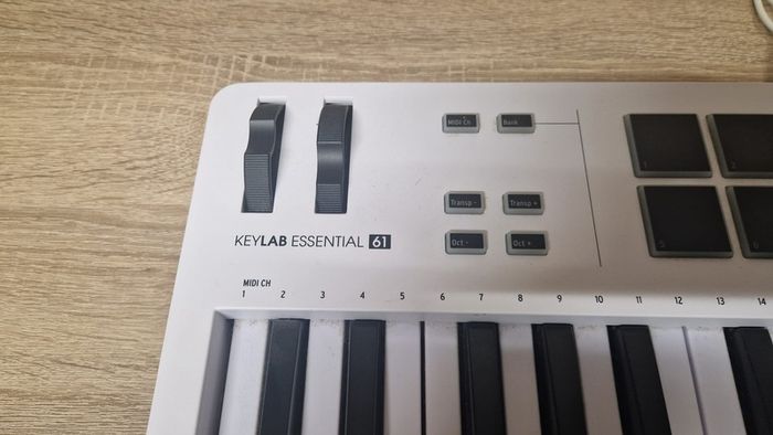 ARTURIA KeyLab Essential 61 MK3 White midi keyboard