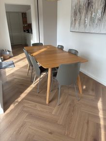 Oak Dining Table & 6 Chairs