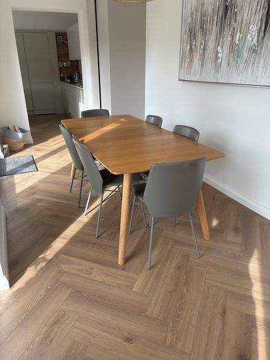 Oak Dining Table & 6 Chairs