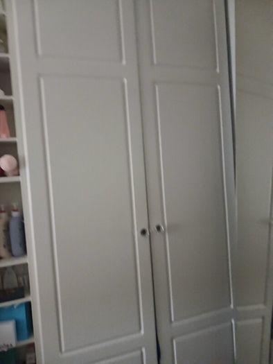 4 Wardrobe doors.