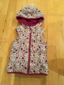 Girls Gilet size 3-4 years