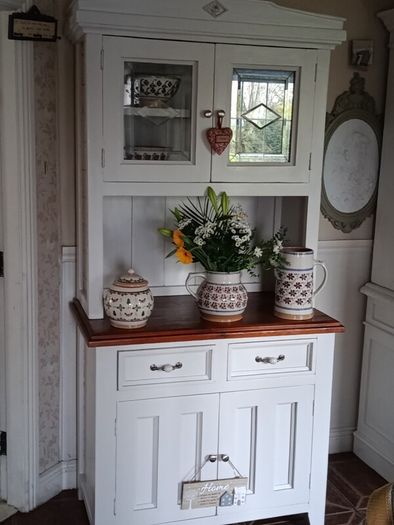 solid kitchen dresser delivery arranged