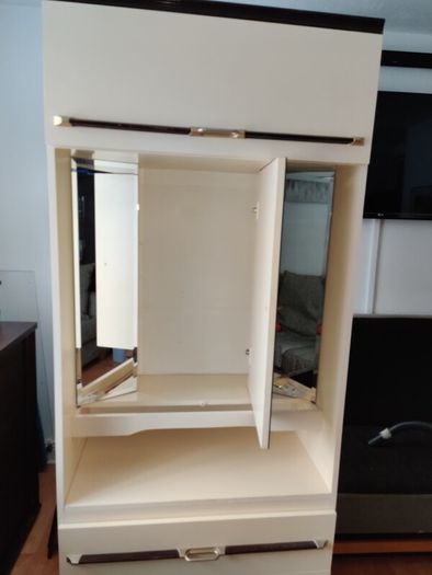 Vintage Dressing Cabinet  Vanity Unit with Triple Mirror & Built In Lights