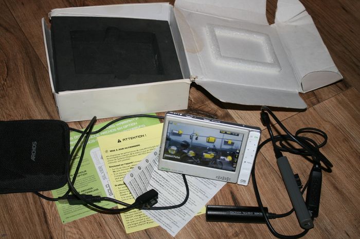 Archos 605 WiFi Silver (160 GB) Digital Media Player