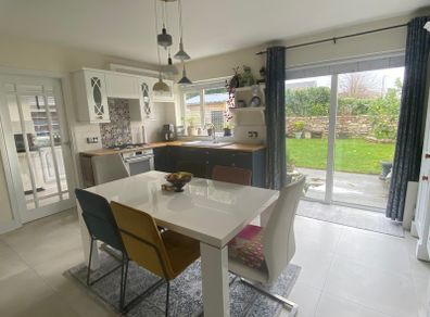 Kitchen/Dining table
