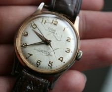 Vintage Mechanical Hand-Winding Wristwatche (works well)