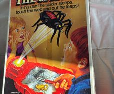 Free Vintage Games. I want to bite your Finger- Beware of the Spider - Sally Sunflower-A track Puzzle.