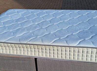Double bed base and mattress