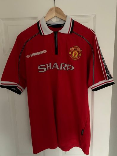 Man Utd 1998-99 jersey