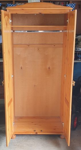 wardrobe