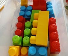 children building blocks