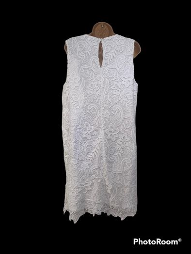 white lace pencil dress size 16 Postage included
