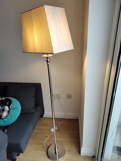 Floor lamp