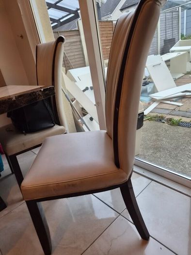 Kitchen Table & Chairs