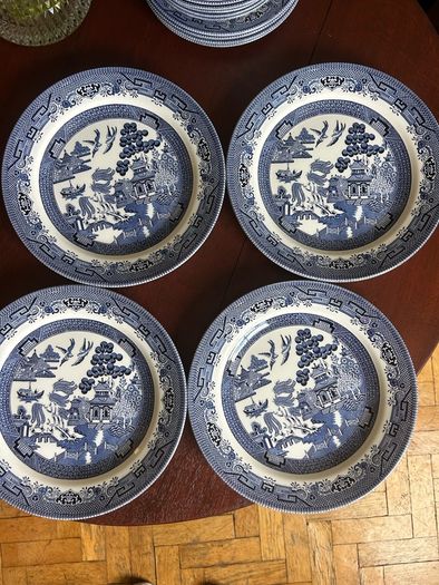Willow Pattern dining set