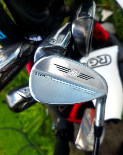 Set of Taylormade Golf Clubs