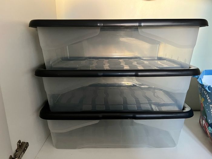 3 Plastic container