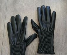 Stunning gloves