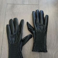 Stunning gloves