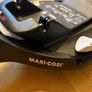 Maxi Cosi car seat and base Image 4