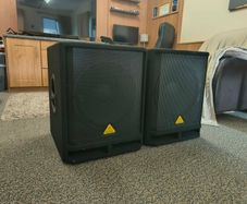 Behringer 15" Active Subwoofer Pair