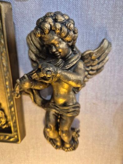 2 Vintage pair of plaster Italian wall hanging cherubs