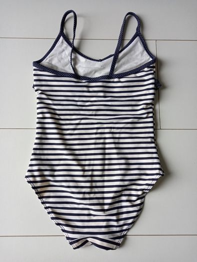 Girls swimsuit