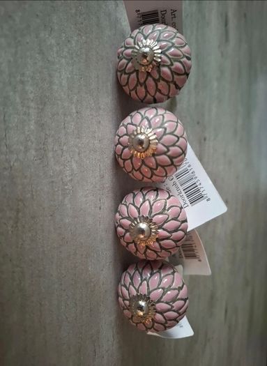 Decorative knobs