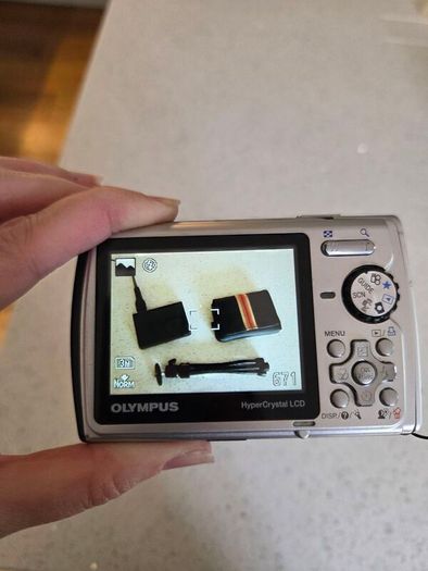 Olympus mju850 sw shock & waterproof digital camera bundle