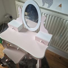 dressing table