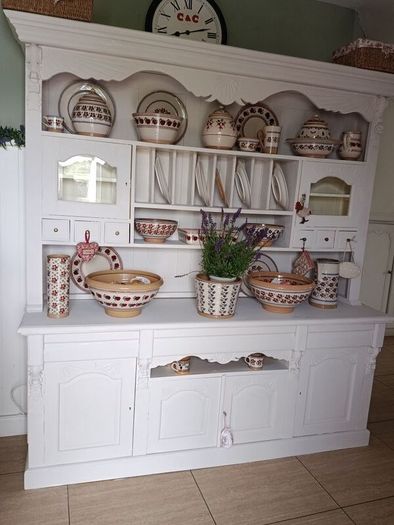 solid kitchen dresser delivery arranged