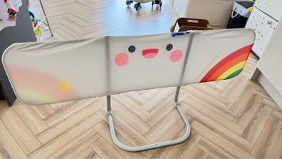 Foldable bed blocker