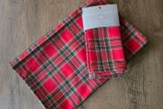 Christmas napkins + runner