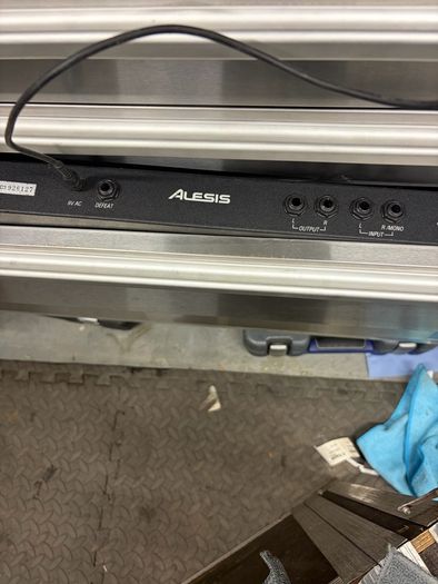 Alesis Behringer lexicon