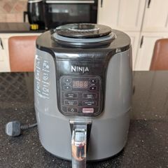 Ninja air fryer in excellent condition