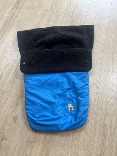 Footmuff Out N About