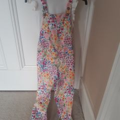 Girls dungarees and tshirt
