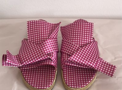 No. 21 gingham flats - sz 6.5