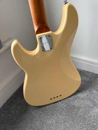 Marcus Miller P5 Fretless