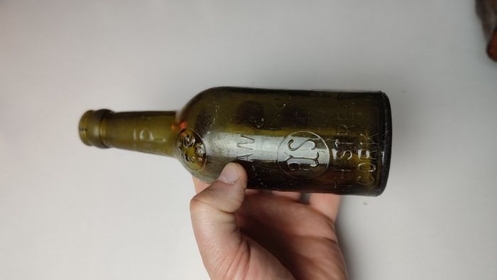 252 - Vintage Green Glass PJ Scanlan and Co Free State Smith Street Cork Collectible Decorative Beer Bottle