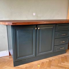 Kitchen island