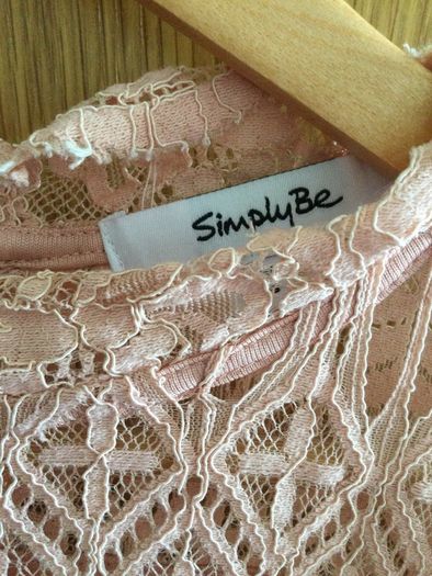 Gorgeous lace occasional dress size 14, brand new