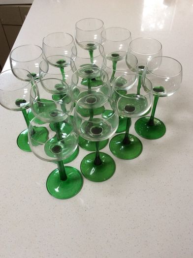 Luminarc  France Mid Century Green Stemmed Wine Glasses