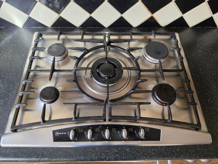 NEFF 5 burner stainless steel built-in gas hob 80cm